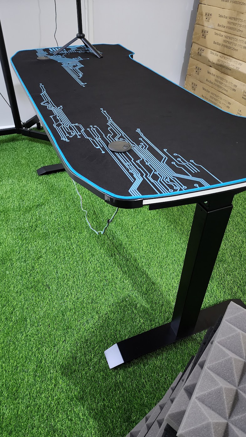 1.8m x 0.6m height adjustable desk