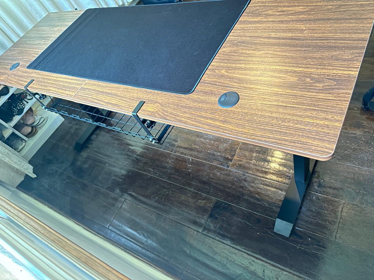 1.8m x 0.6m height adjustable desk