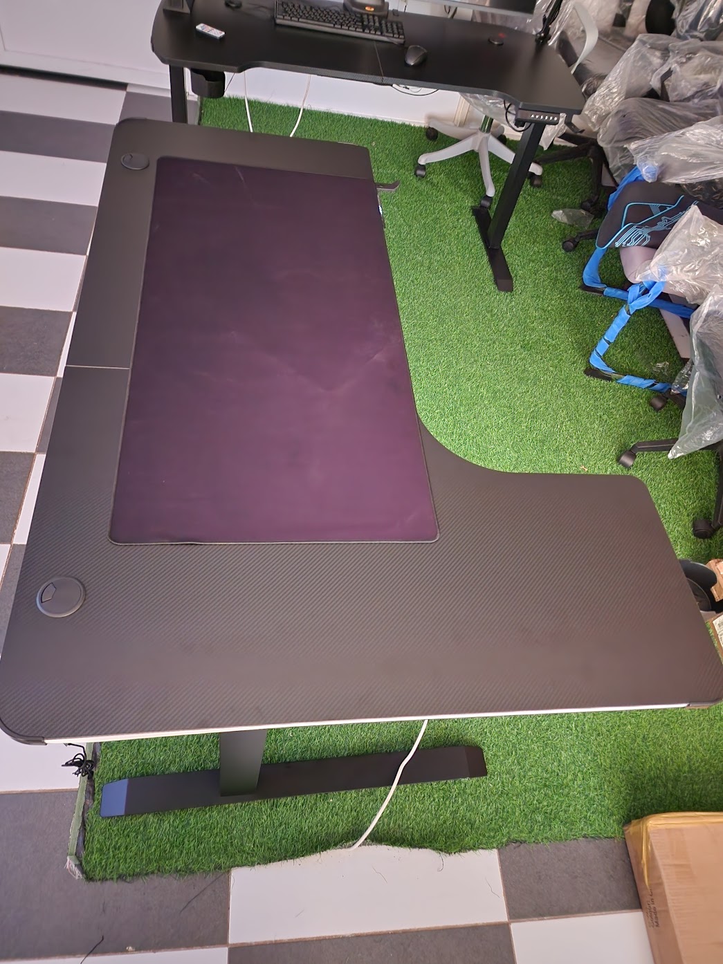 L-shaped height adjustable desk